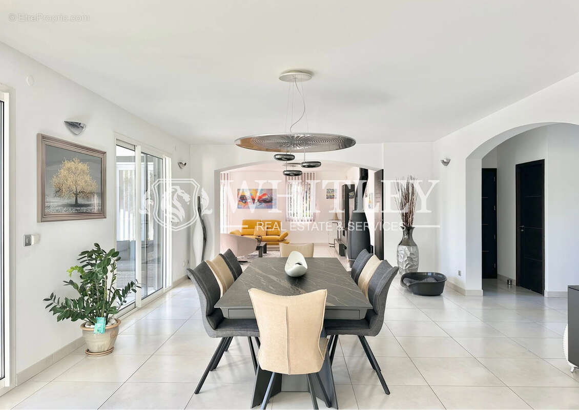 Maison à SAINT-MAXIMIN-LA-SAINTE-BAUME