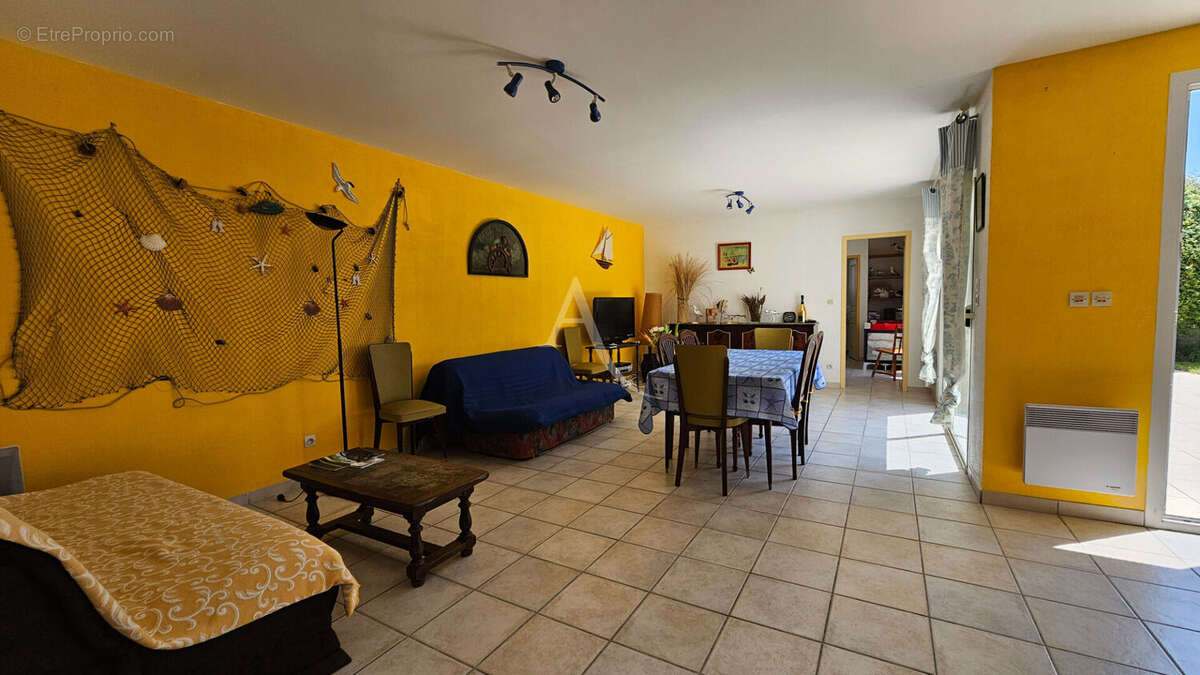 Maison à PORT-DES-BARQUES