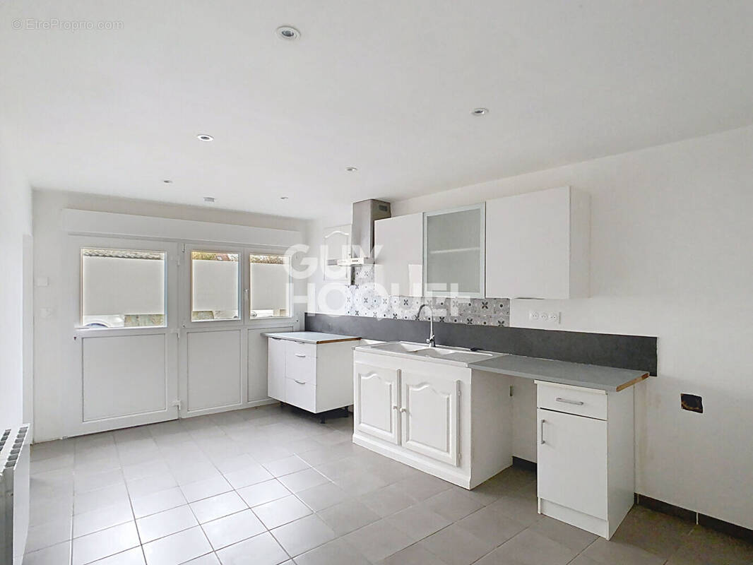 Appartement à RUSSY-BEMONT