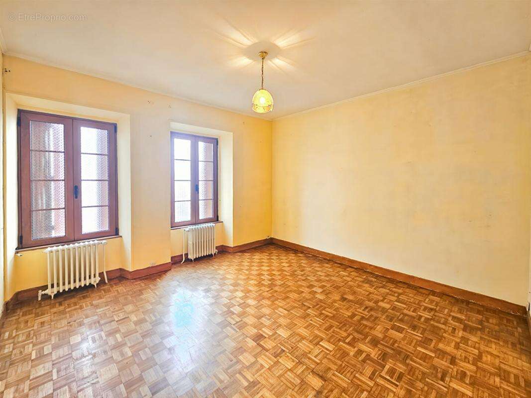 Maison à LONGNY-AU-PERCHE