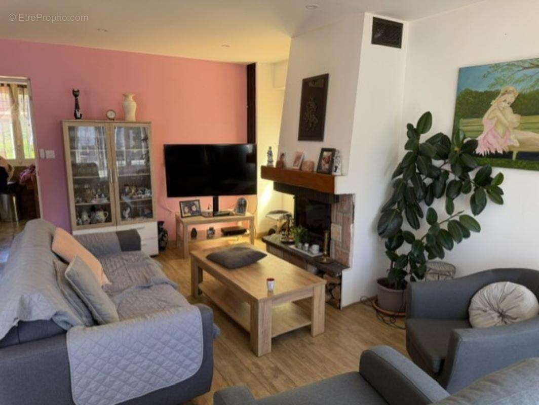 Coquette maison mitoyenne habitable sur 2 niveaux - photo 4
