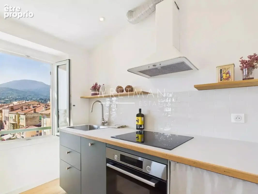 2 pièces rénové avec balconnet et vue mer - Menton Vieux Port - photo 6