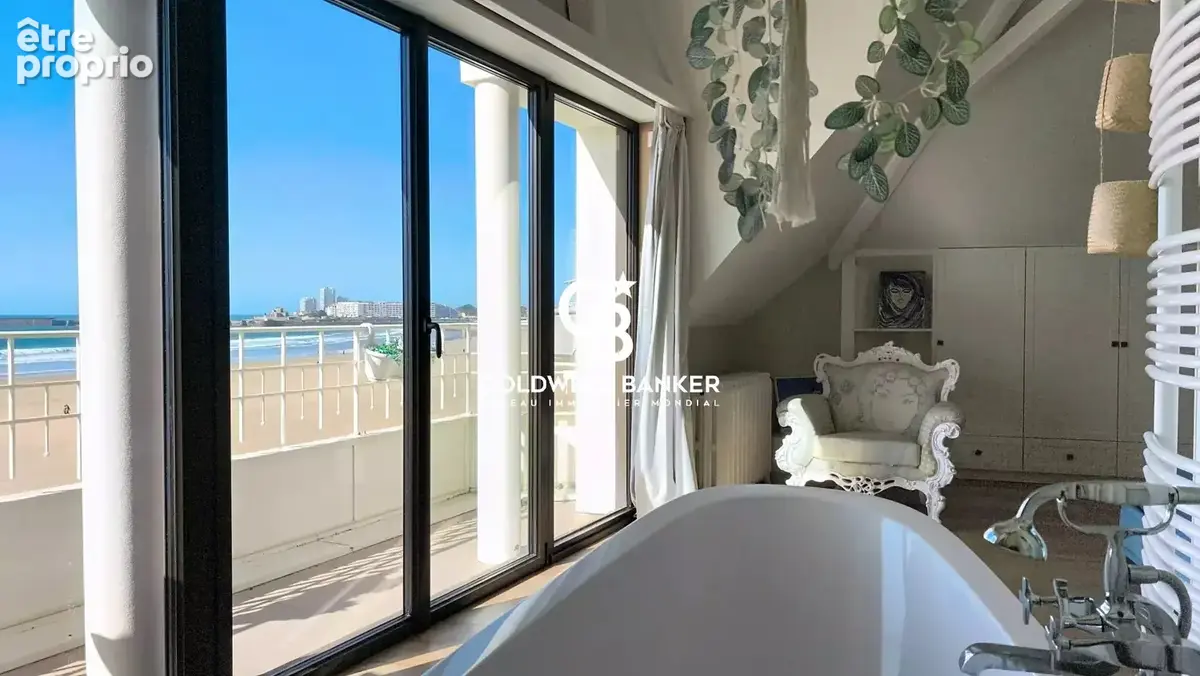 LES SABLES D'OLONNE: La Villa Flore : Signature de l'architecture balnéaire  sur le Remblai. - photo 6