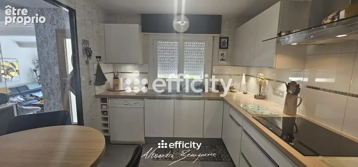 Maison 94 m² à Vouille  - photo 10