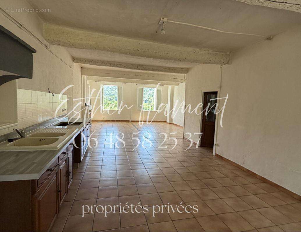 Maison en pierre, 2 habitations avec source et puits sur 2500 m2 proche anduze - photo 2
