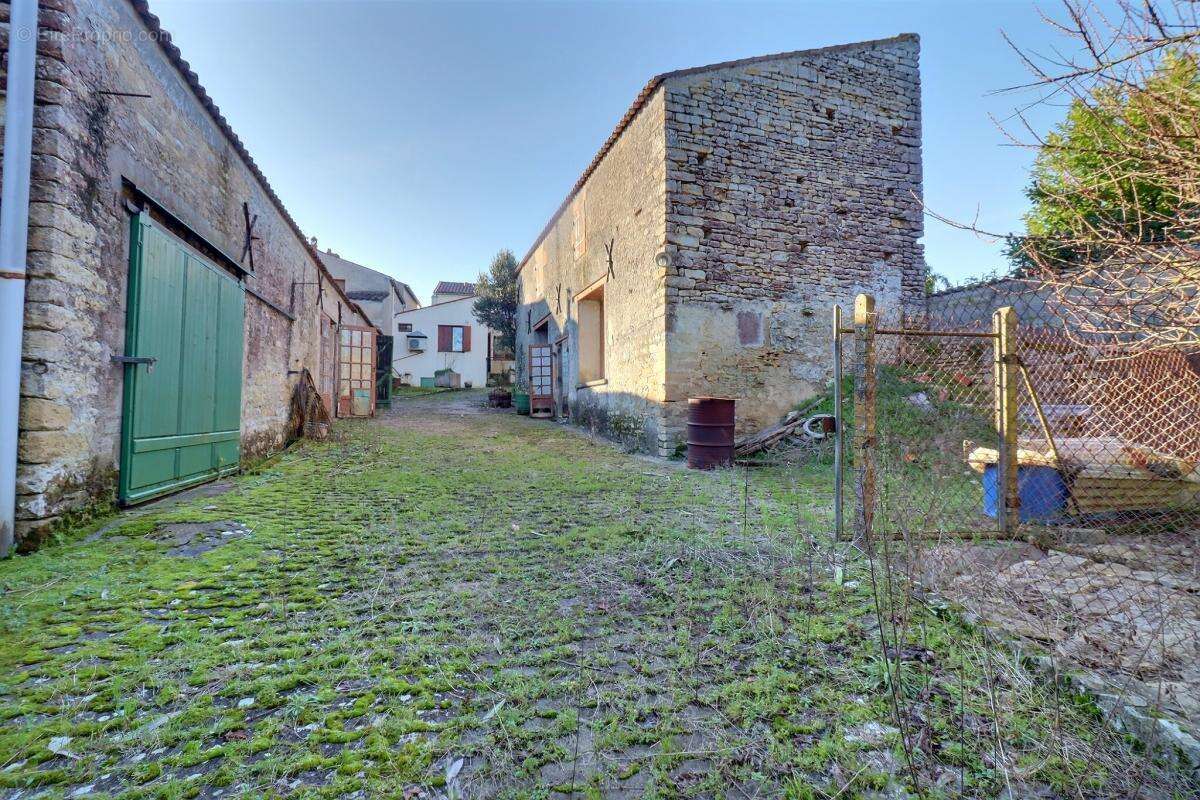 Maison à CHAILLE-LES-MARAIS