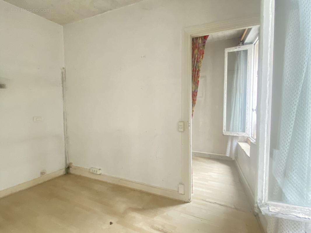 Belleville : 2 pièces de 22 m² à rénover - photo 5