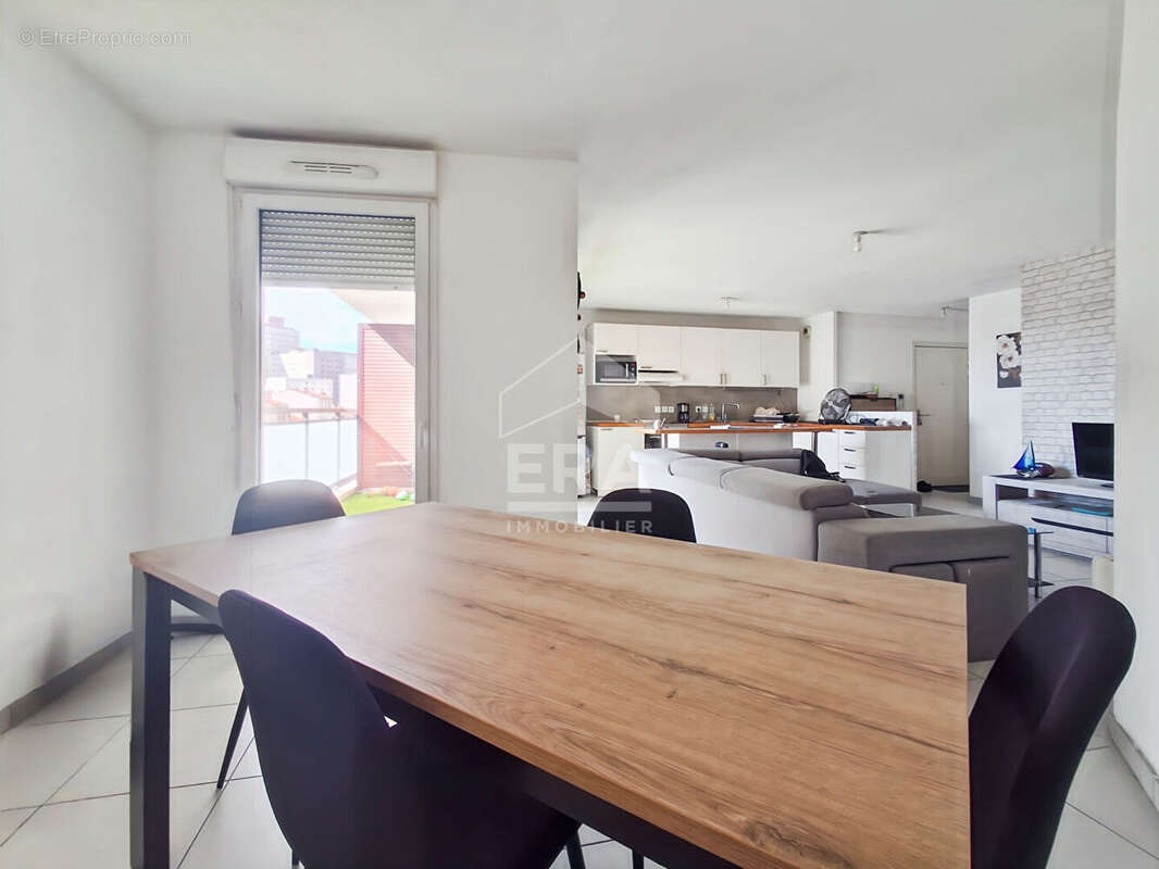 Appartement à MARSEILLE-5E
