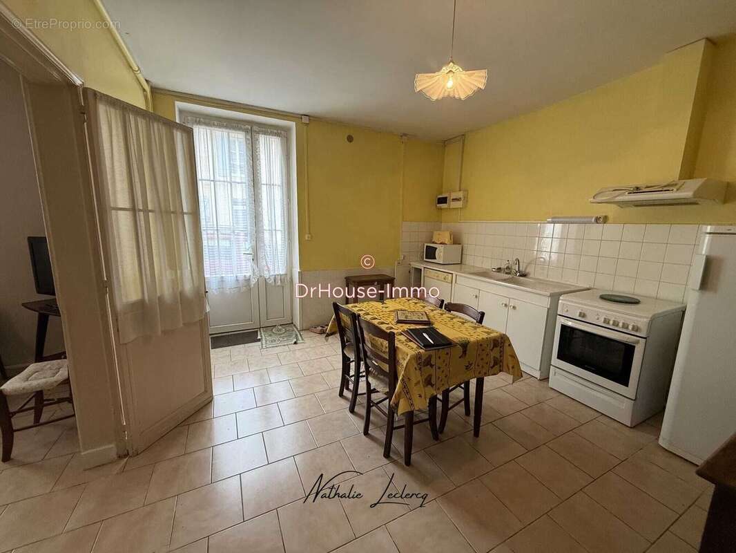 Maison 130 m² à Castillon-La-Bataille  - photo 2