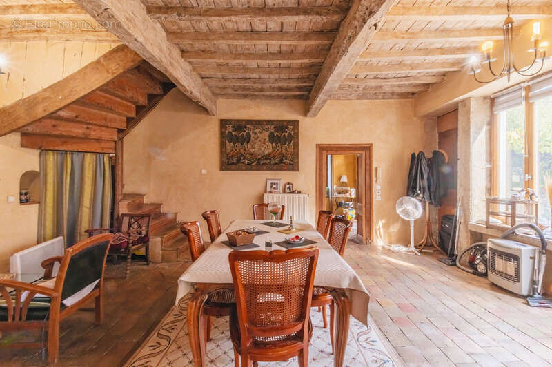 Maison à COURZIEU