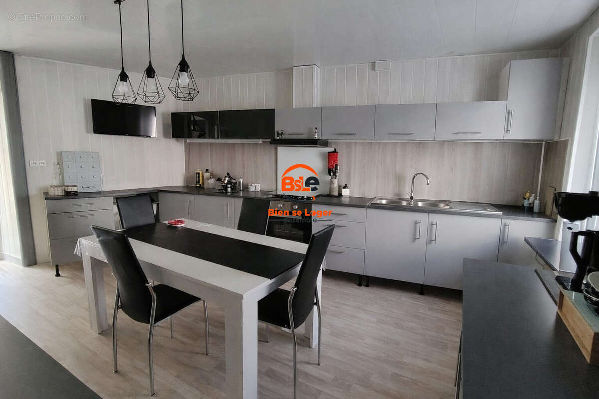 Maison à FERRIERES-SAINT-MARY