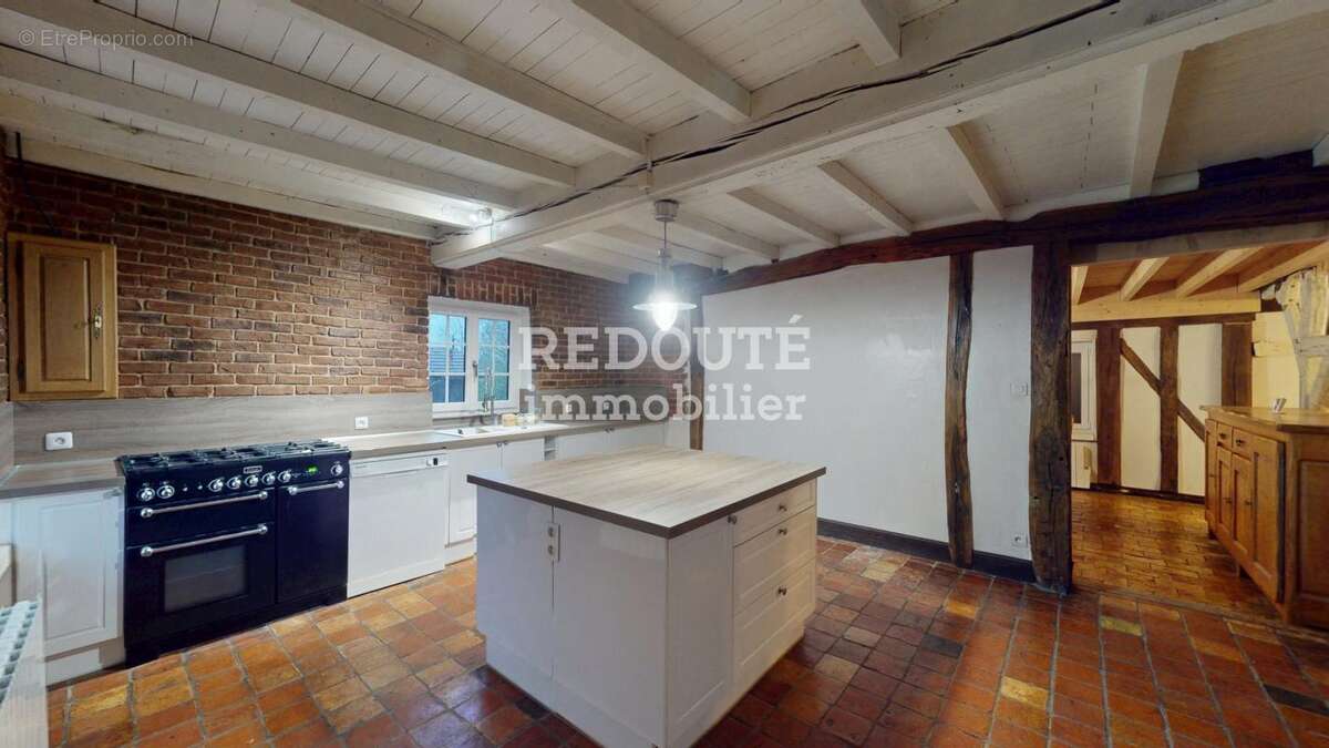 A VENDRE - LA NEUVILLE-AUX-BOIS - Maison de caractère en colombages - photo 4