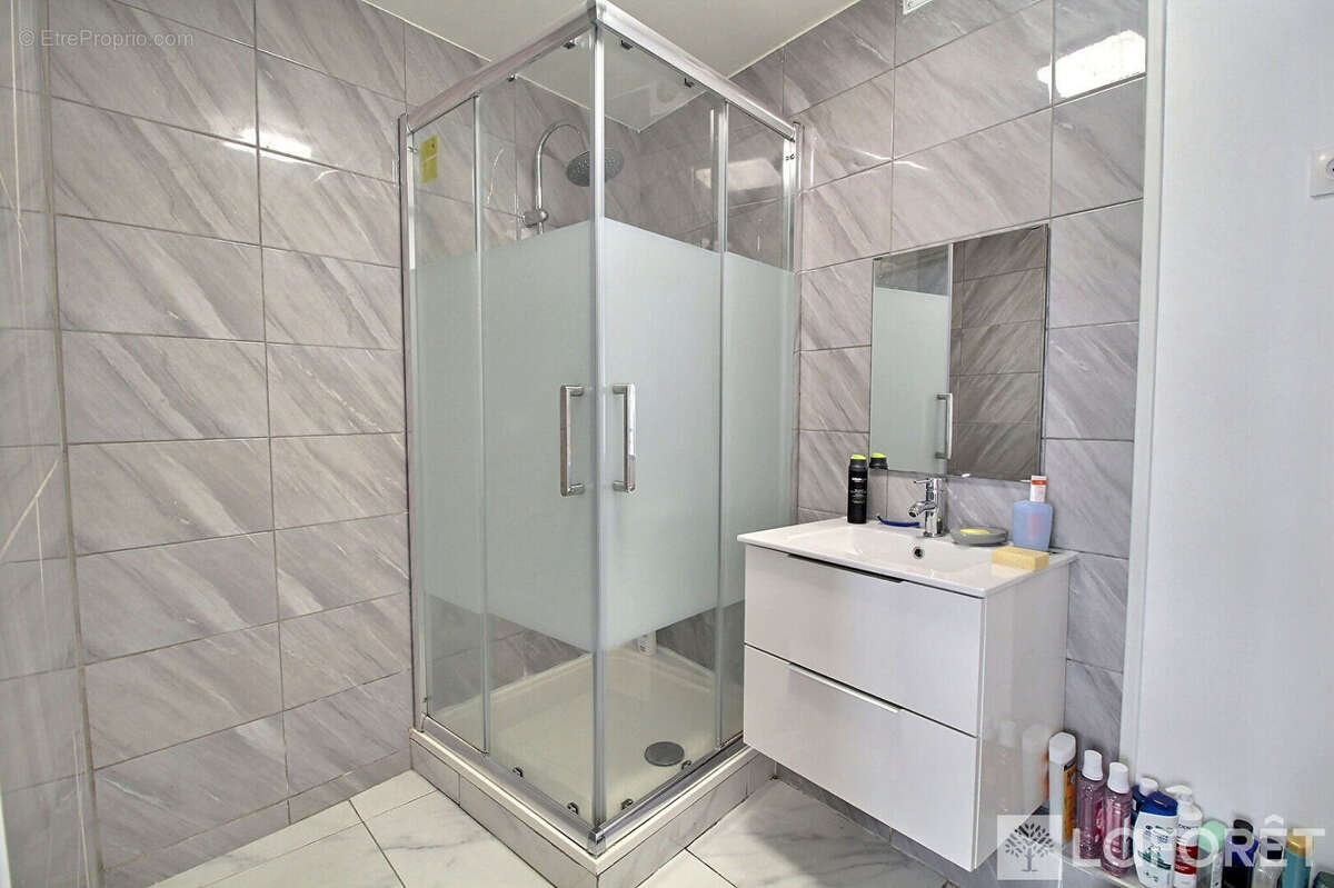 Appartement à LA GARENNE-COLOMBES