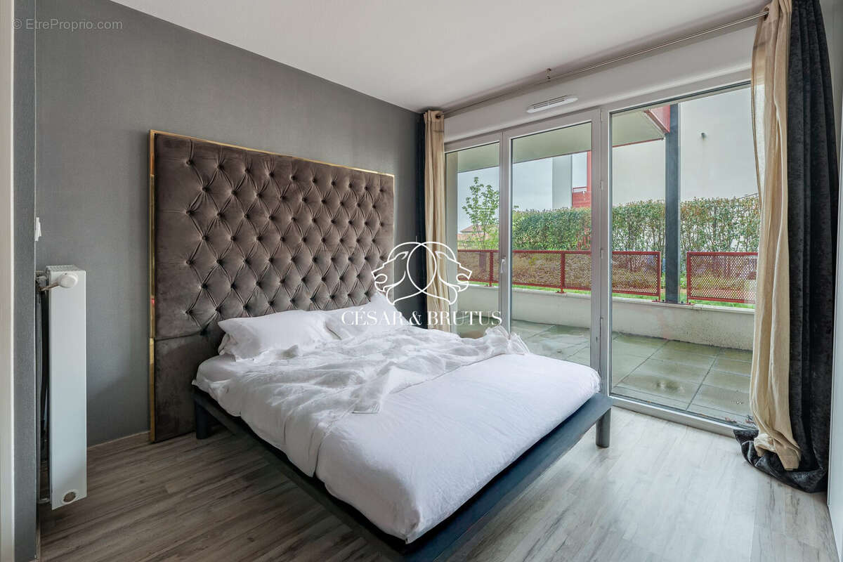 Appartement à MEYZIEU