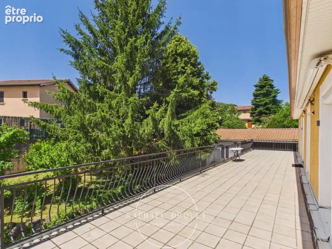 Jardin (38200) - Propriété familiale (196 m2) avec jardin, garage, atelier, et potentiel de valorisation foncière à 5 min de Vie - photo 3