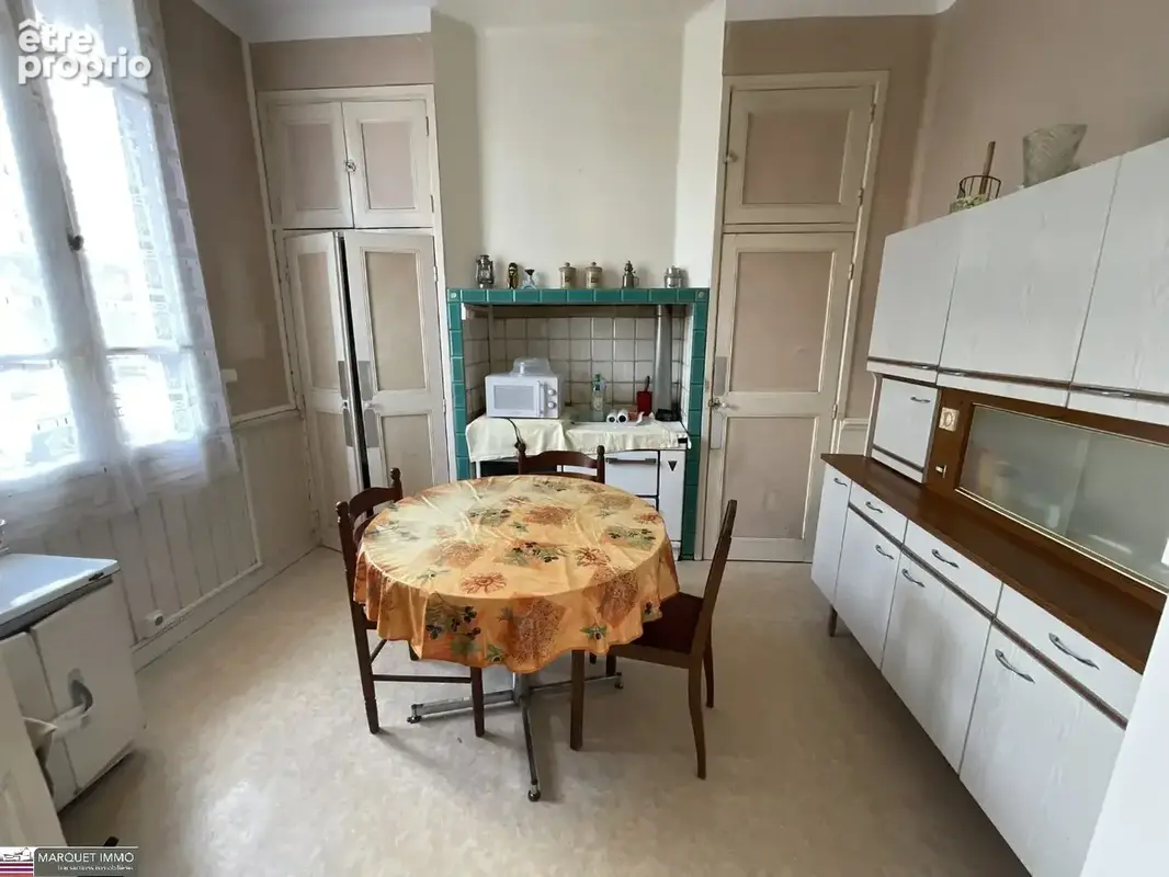 Découvrez cette rarrissime villa T4 avec loggia des années 30 à remettre au goût du jour, de plain-pied d'une surface habitable  - photo 2