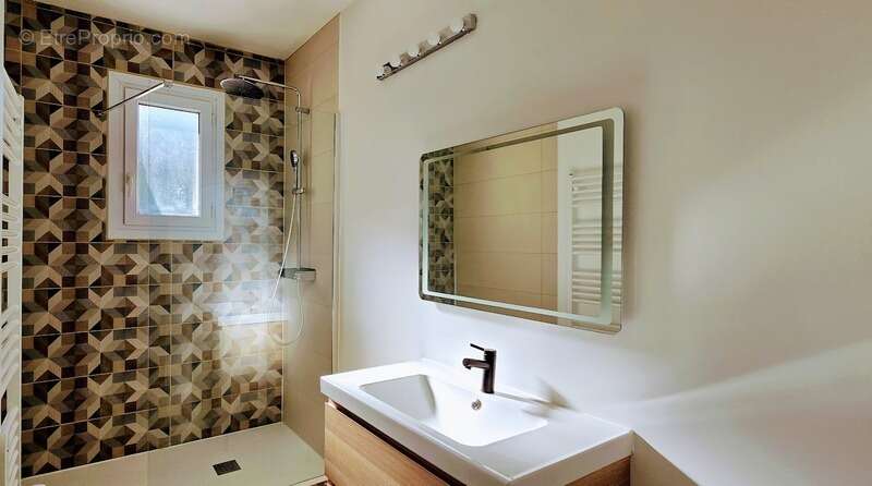 Maison à BRUGUIERES