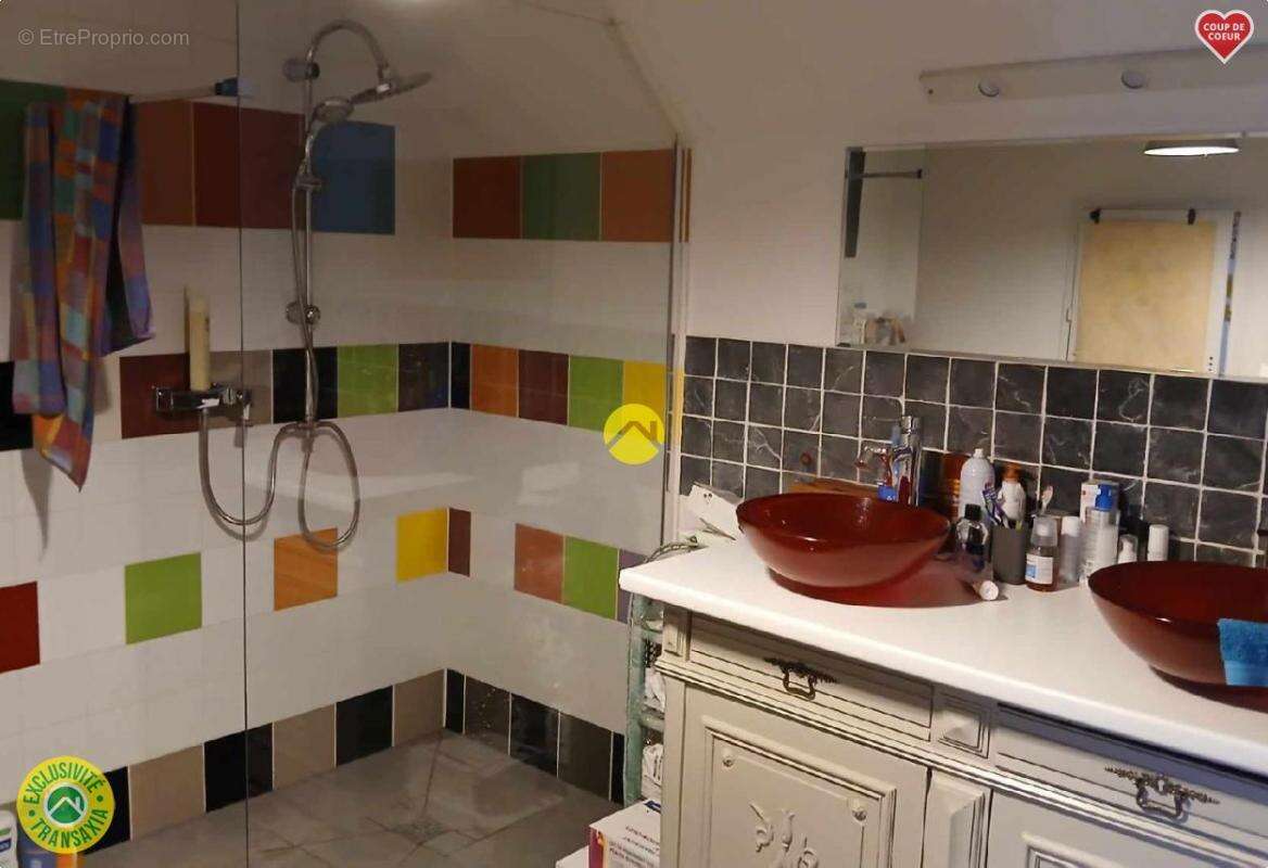 Maison à SAINT-ETIENNE-DE-FURSAC