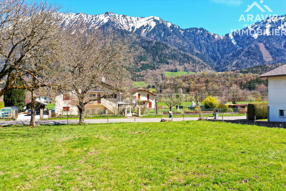 Terrain à SEYTHENEX
