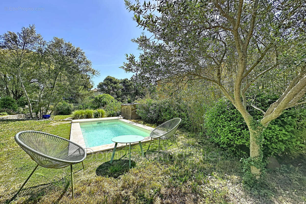 Maison à CHATEAUNEUF-DE-GADAGNE