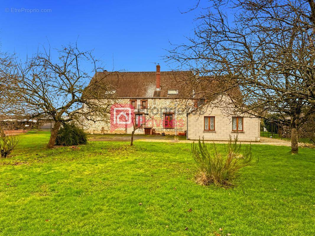 Maison à NEUVY-SAUTOUR