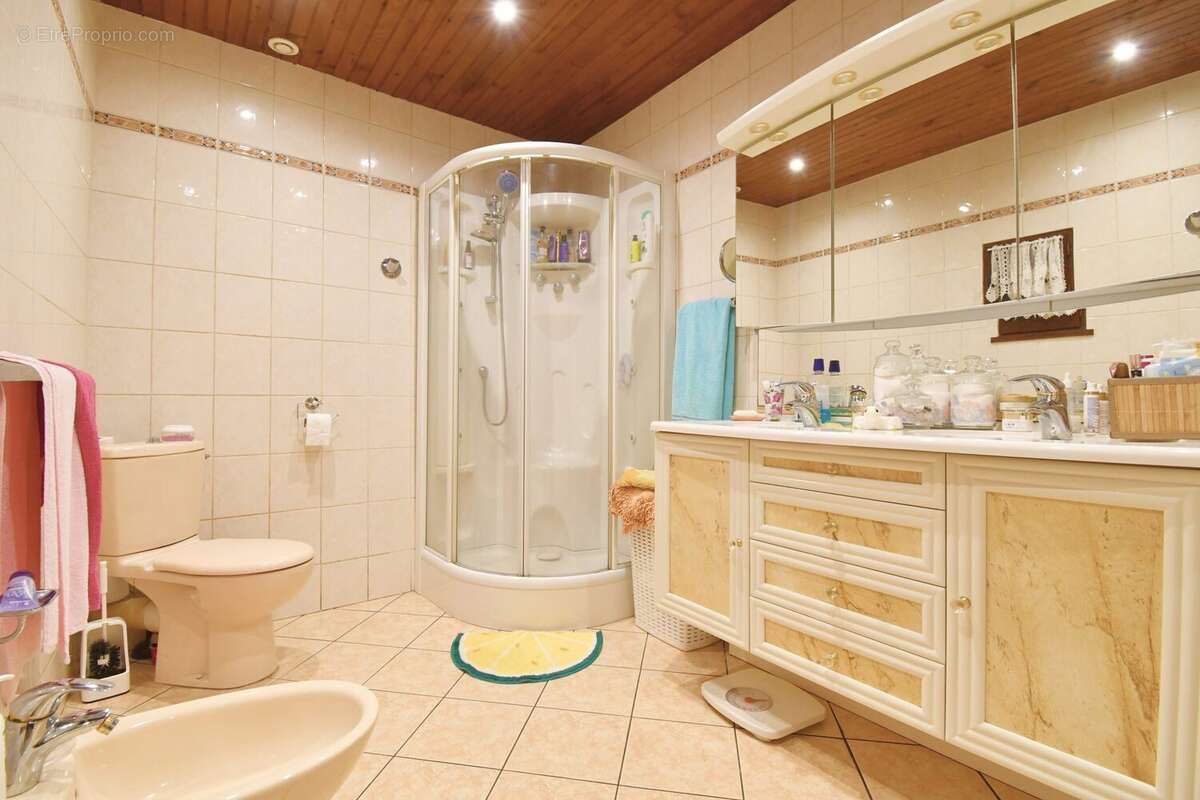 Maison à ROUSSILLON-EN-MORVAN