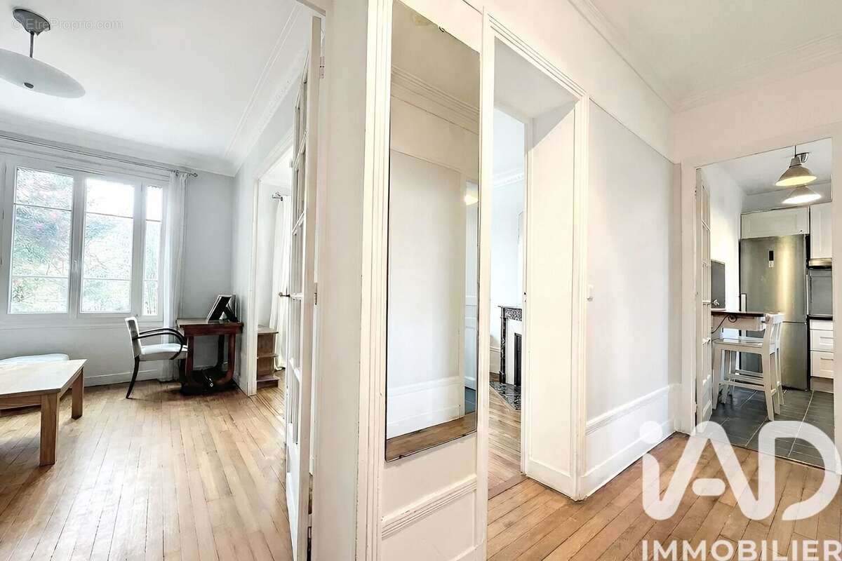 Photo 3 - Appartement à COURBEVOIE