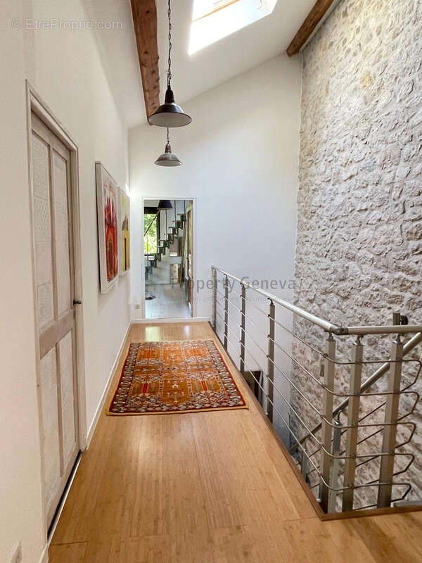 Maison à PREVESSIN-MOENS
