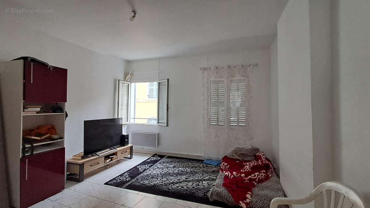 Appartement à MARSEILLE-1E