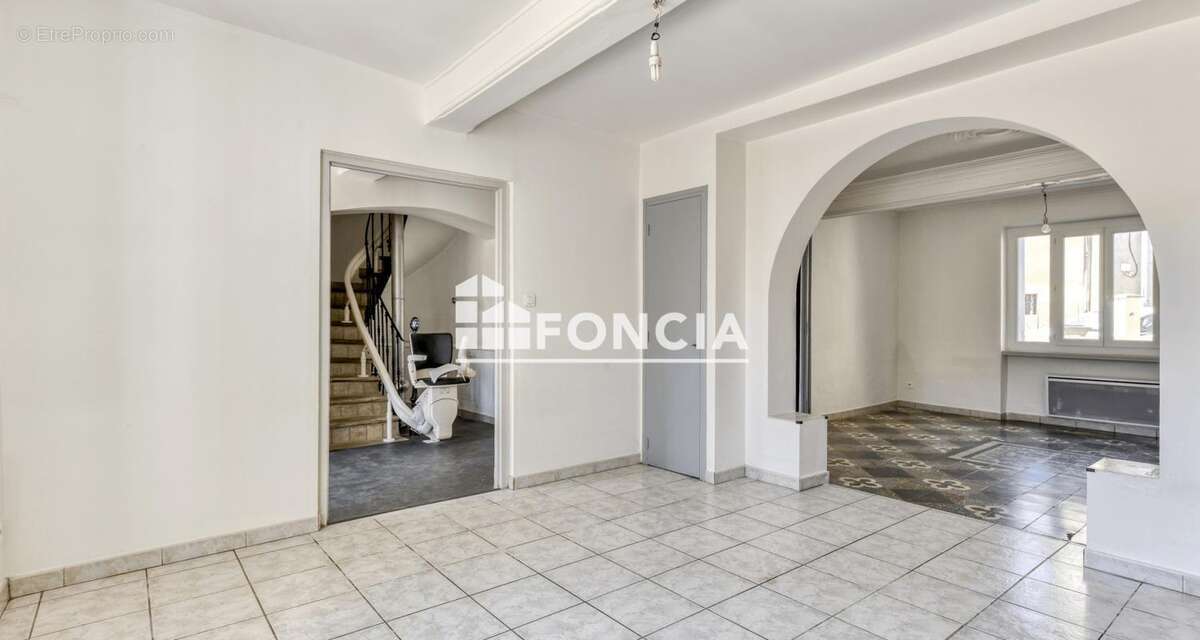 À VENDRE – Charmante maison avec dépendance et jardin à Luc-sur-Orbieu - photo 2