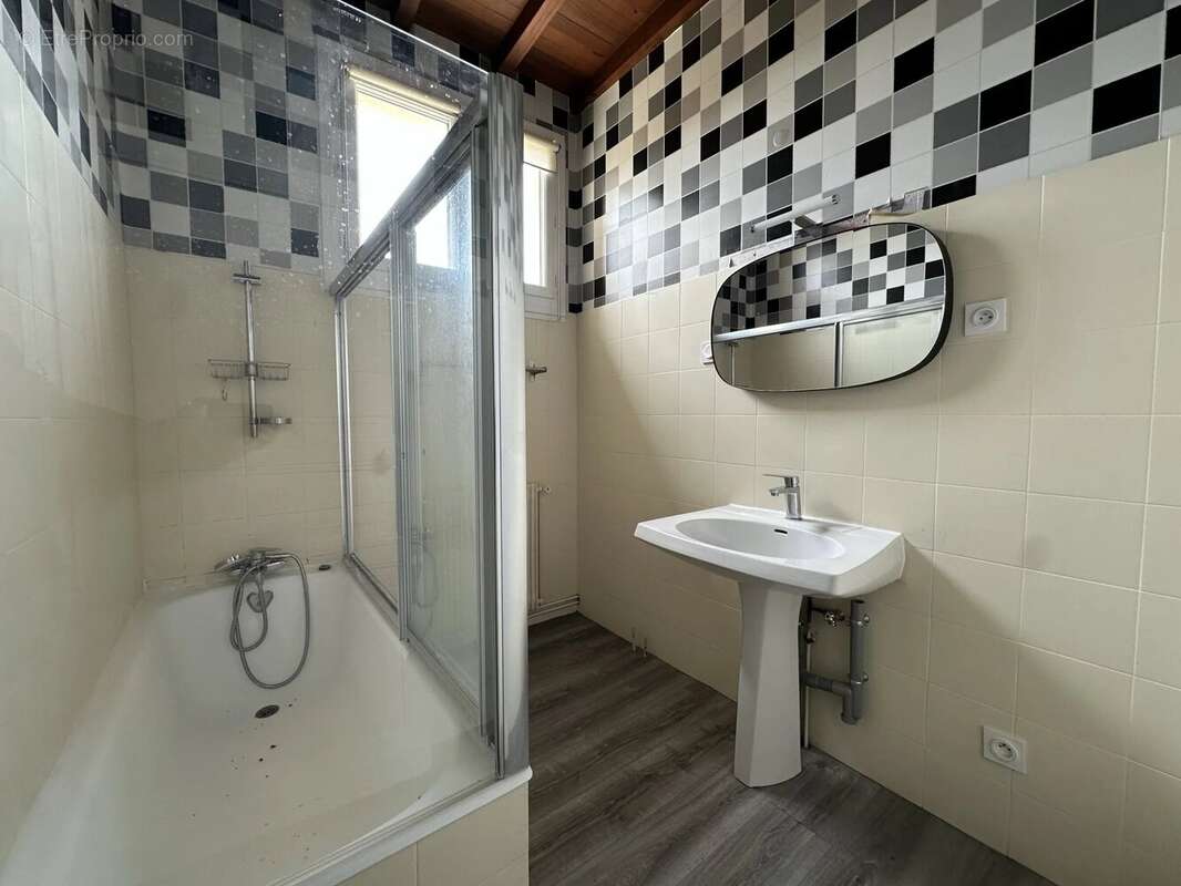 Appartement à VENERQUE