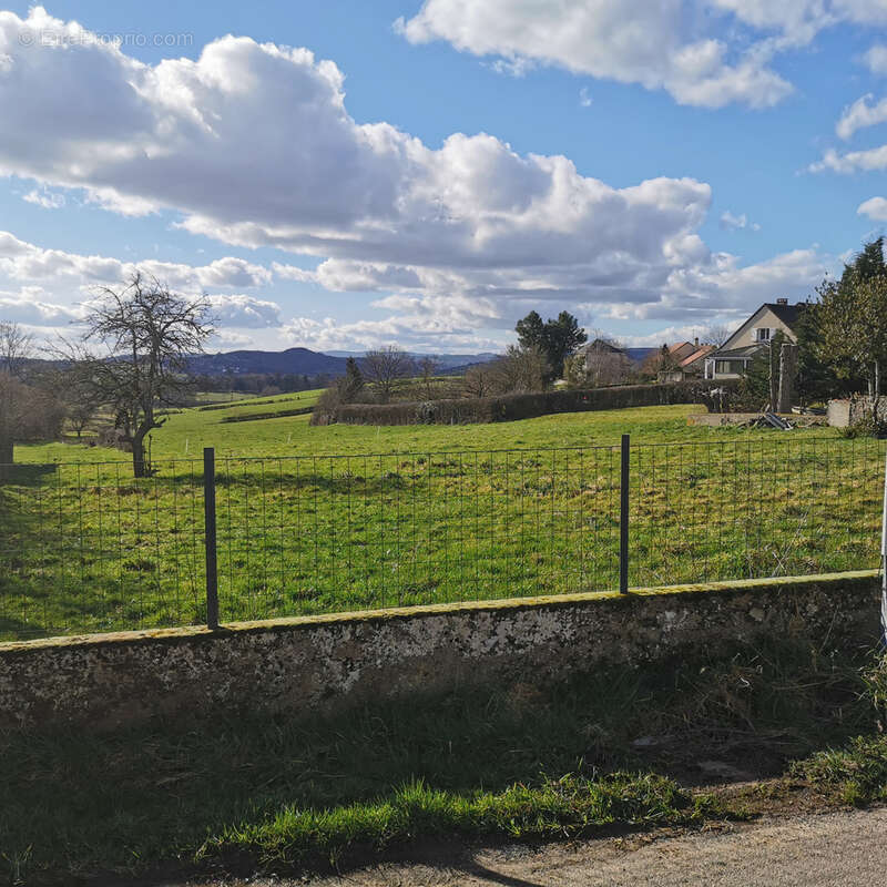 Terrain à SAINT-FIRMIN