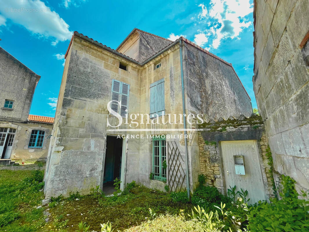 Maison à JARNAC