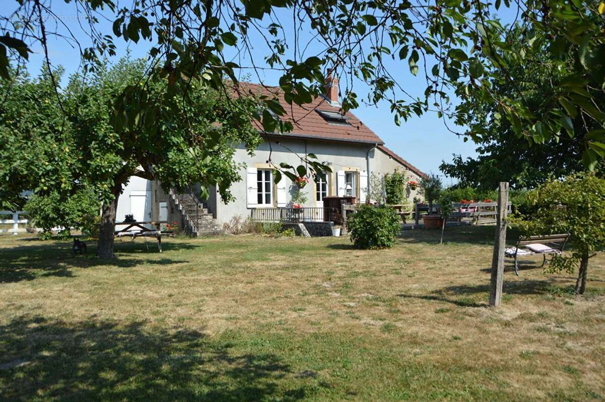 Propriété avec 2 maisons, dépendances et terrain sans vis-à-vis Montmort 260 m2 - photo 8