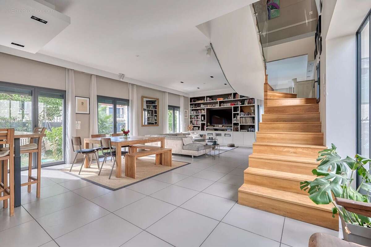 Maison à CARRIERES-SUR-SEINE