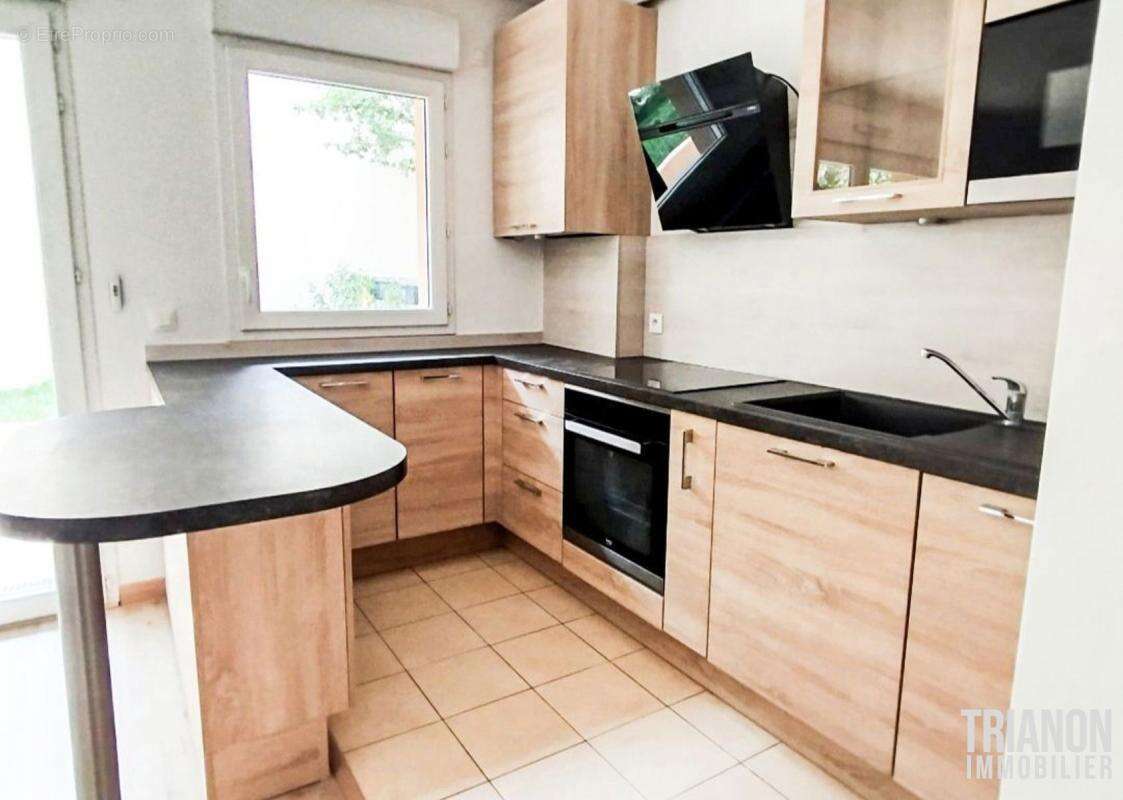 Appartement à LE MESNIL-LE-ROI