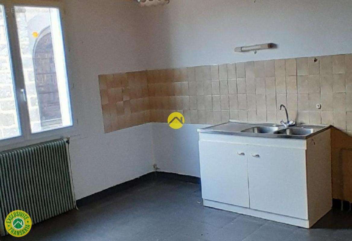 Maison à CHENERAILLES