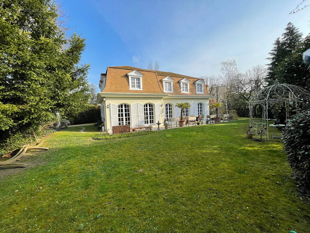 Maison à MAISONS-LAFFITTE