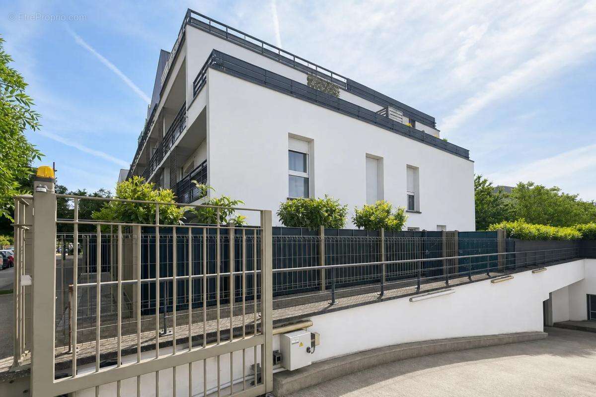 Charmant studio rénové avec parking à Corbeil-Essonnes - photo 5