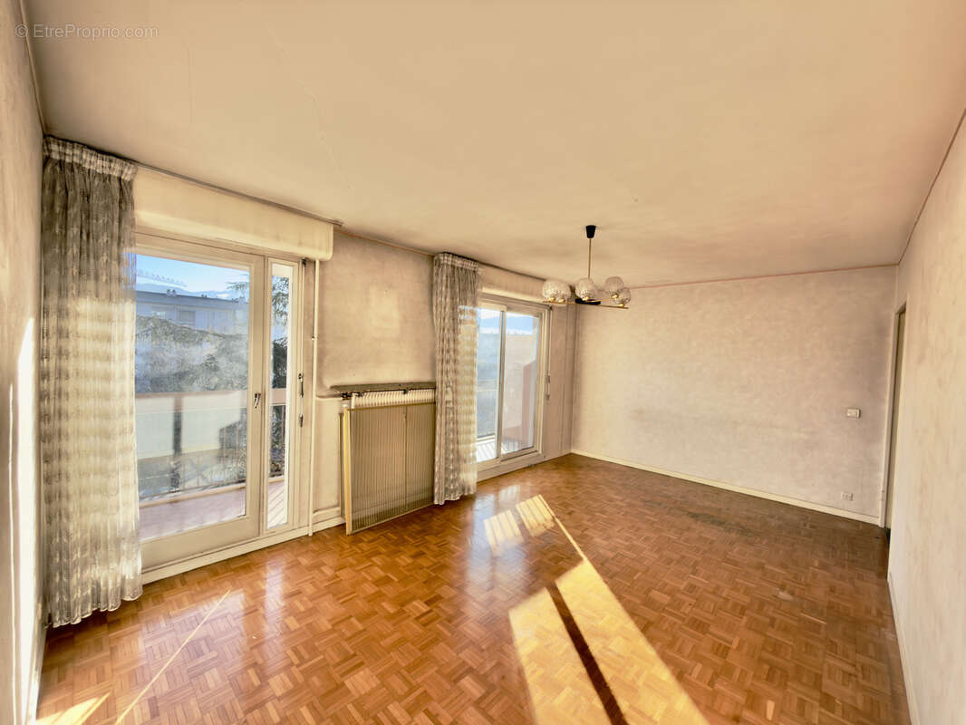 Appartement à MEYTHET