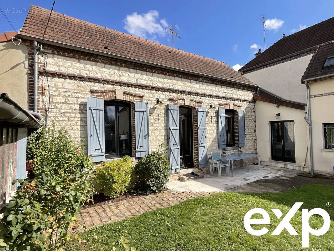 Maison à SAINTE-SAVINE