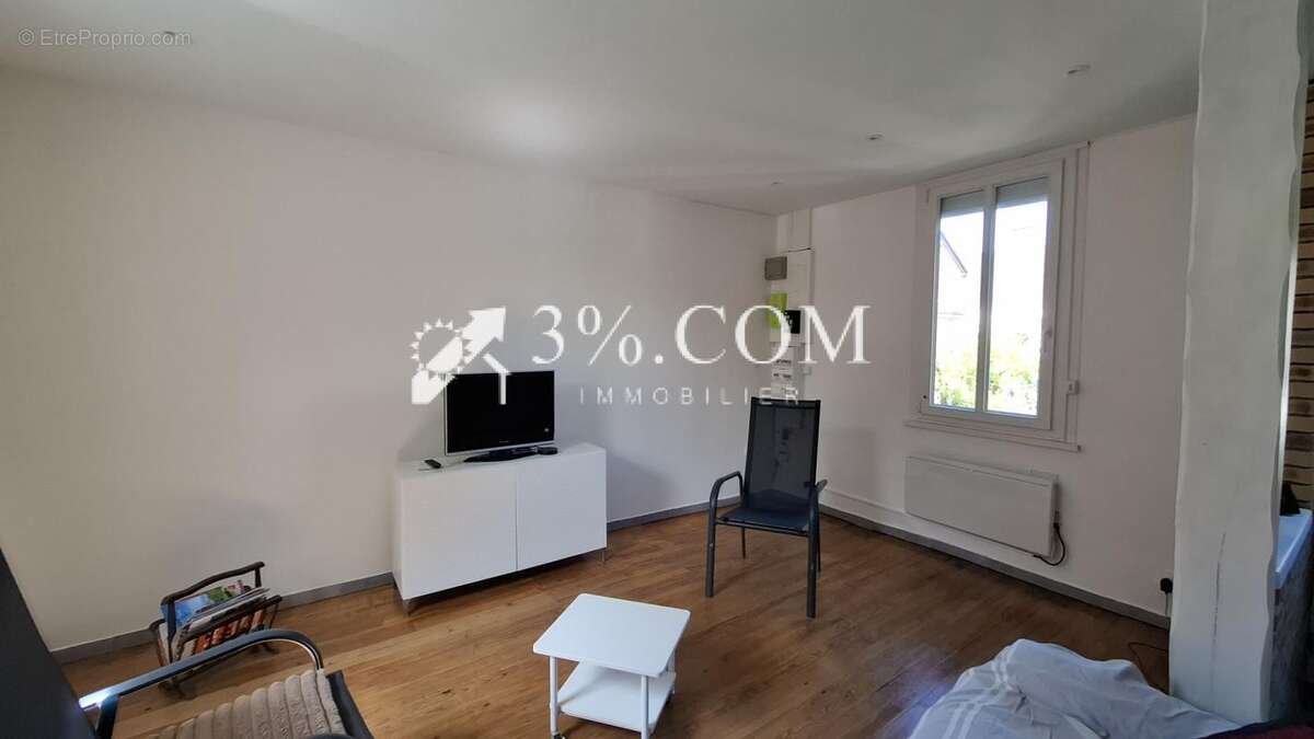 Maison à FEUQUIERES-EN-VIMEU