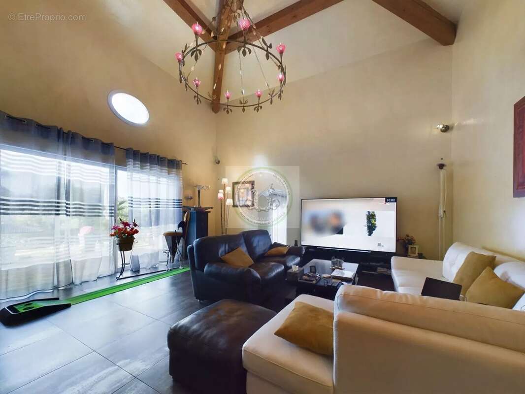 Maison à ROQUEBRUNE-SUR-ARGENS