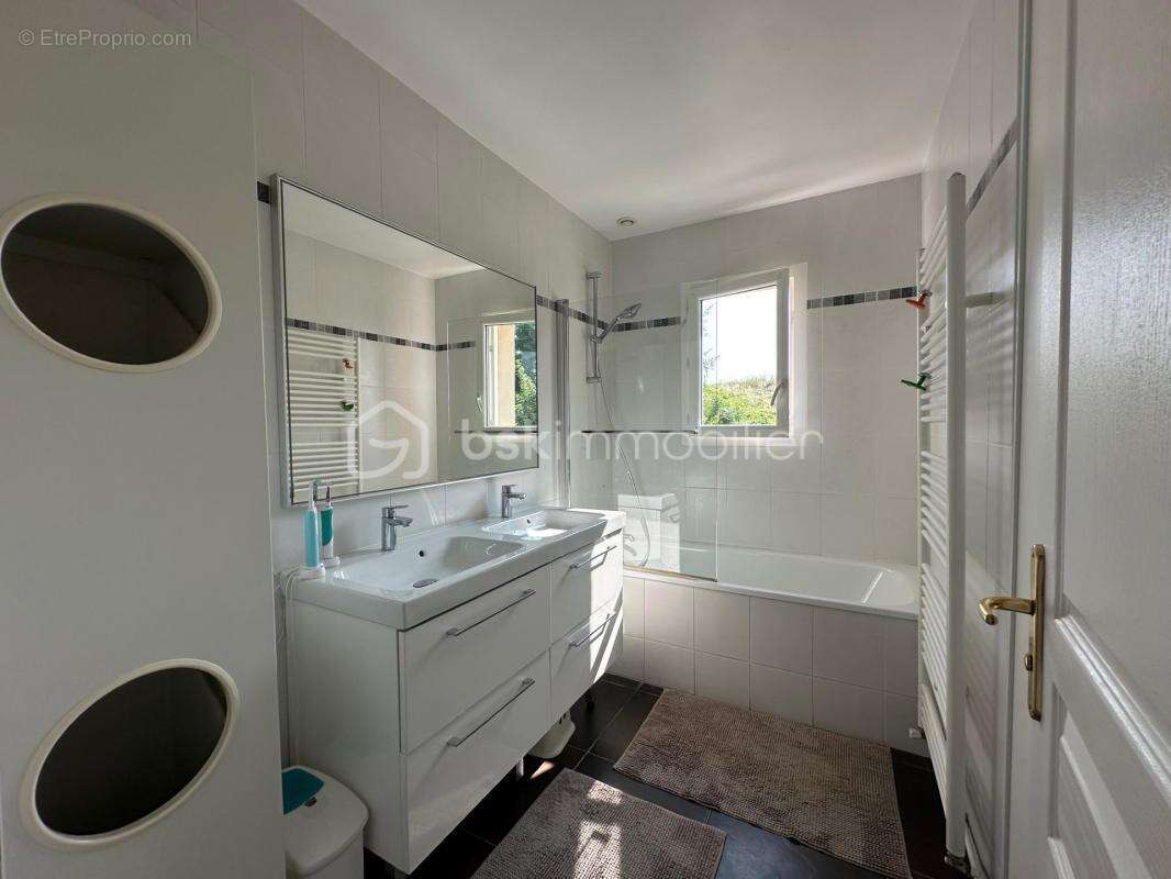 Maison à LA QUEUE-EN-BRIE