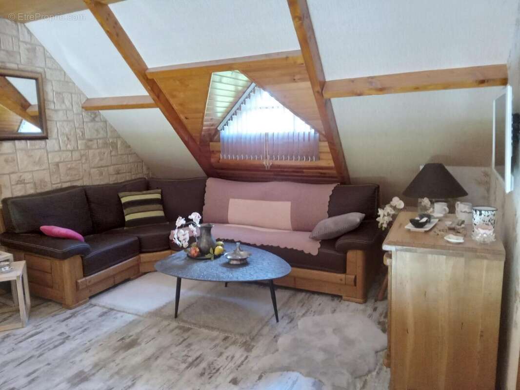 Maison à FEUQUIERES-EN-VIMEU