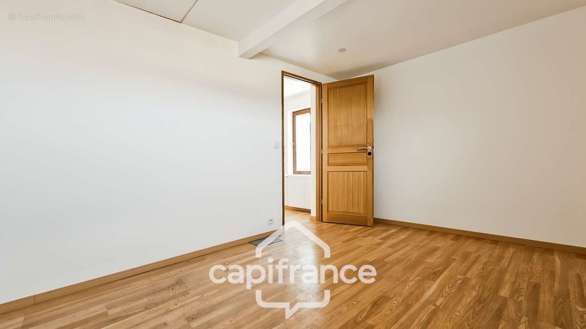 Maison familiale proche Saint-soupplets entièrement rénovée- 115 m² -jardin-Au calme - photo 6