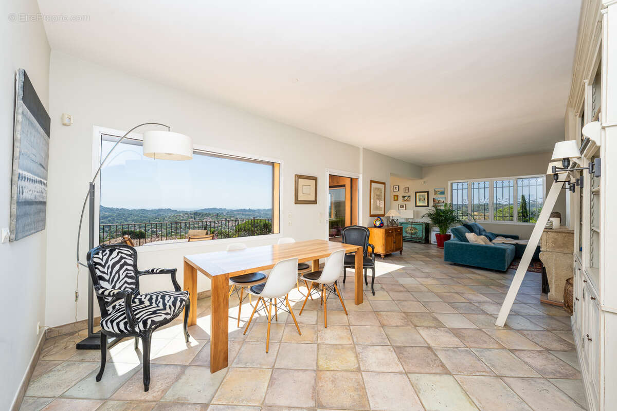 Maison à LA COLLE-SUR-LOUP