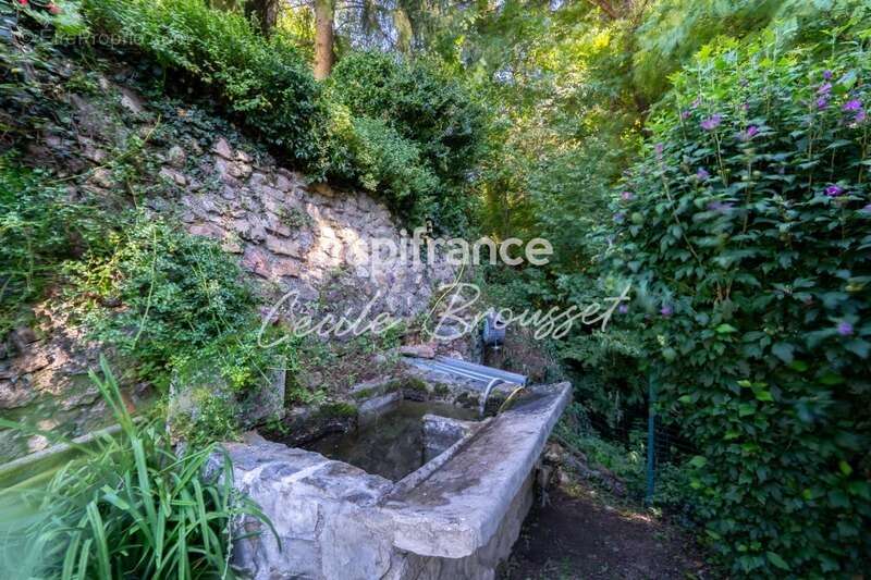 Maison à SAINT-LAURENT-DE-CERDANS