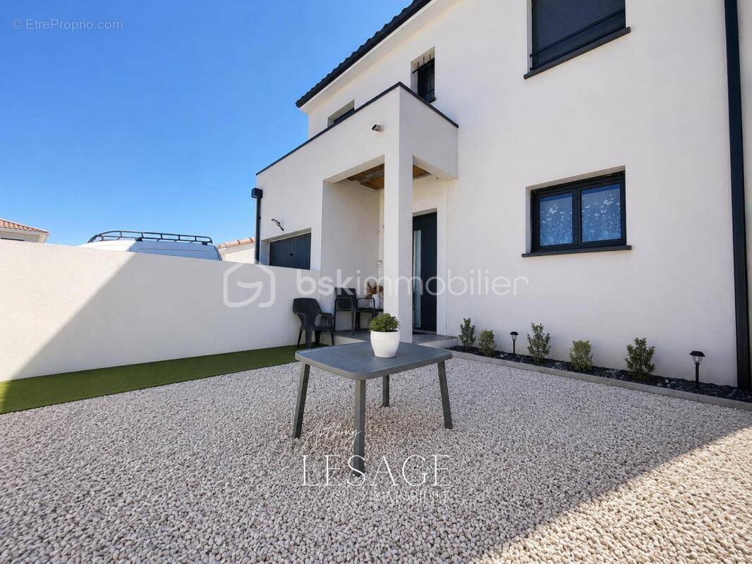 Maison à LA CALMETTE