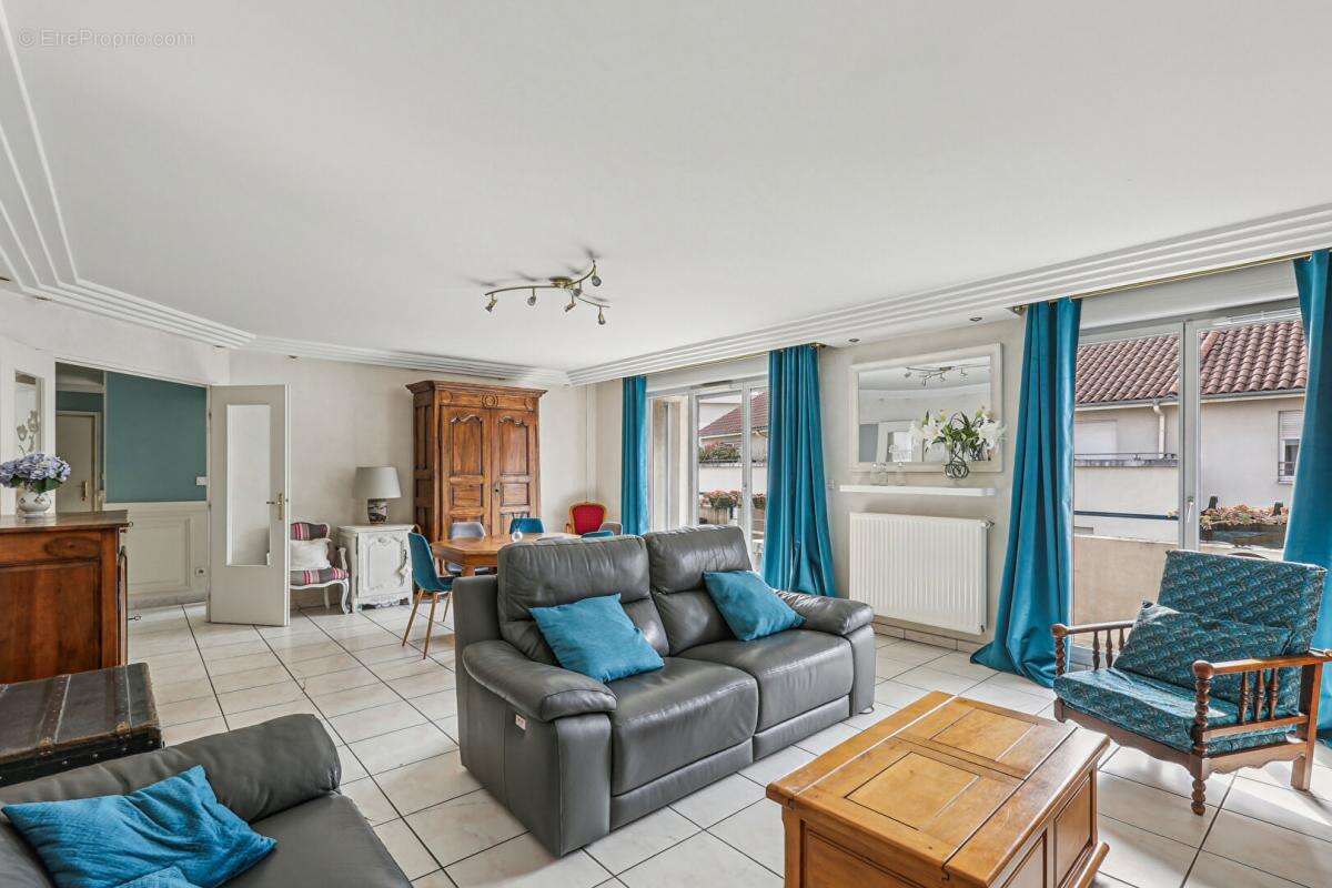 Commerce à VILLEURBANNE